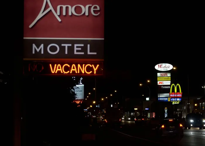 Quality Suites Amore